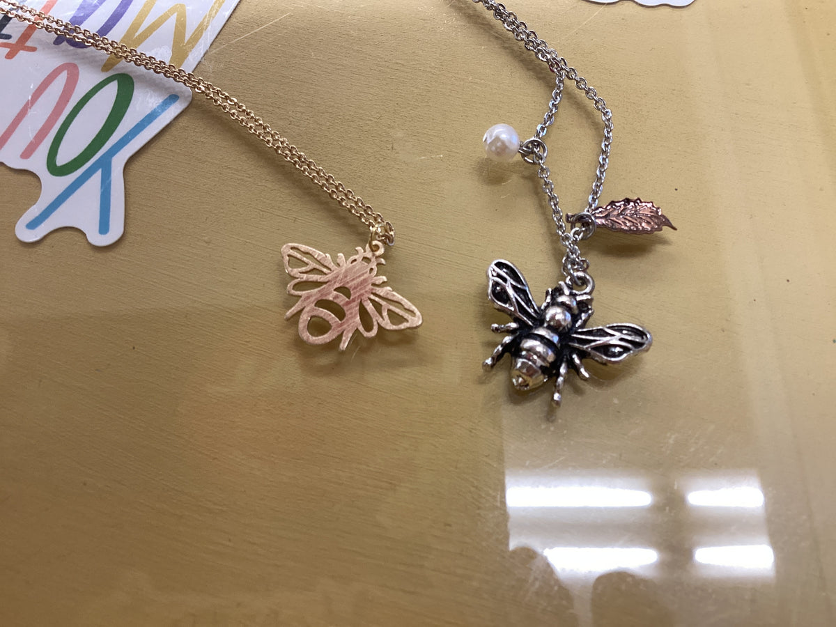 Jewelry - Necklace - Bee Charm
