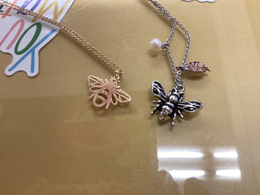 Jewelry - Necklace - Bee Charm